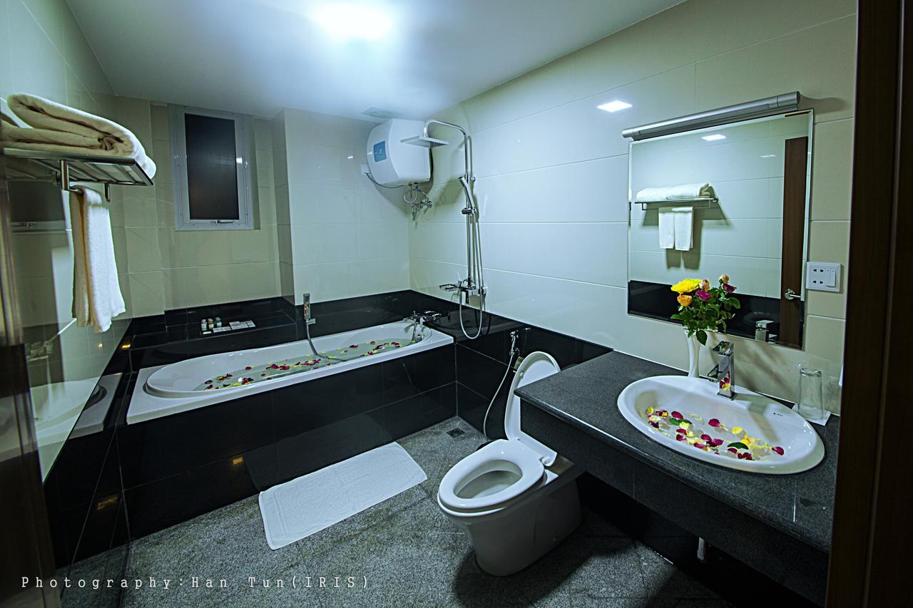 Ngwe Moe Hotel Mawlamyine Kültér fotó