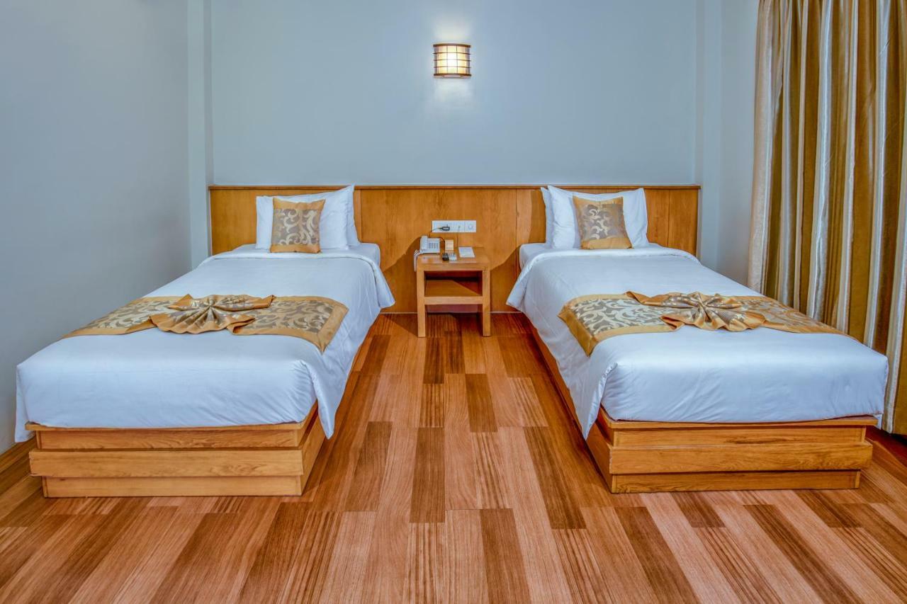 Ngwe Moe Hotel Mawlamyine Kültér fotó